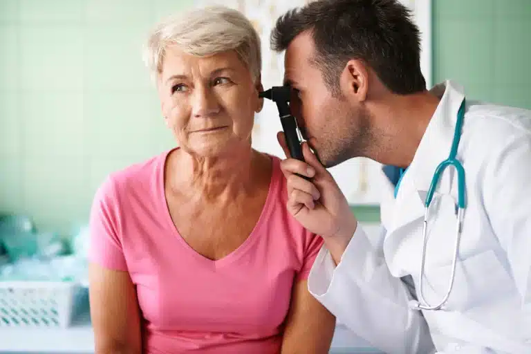 examen oreille docteur