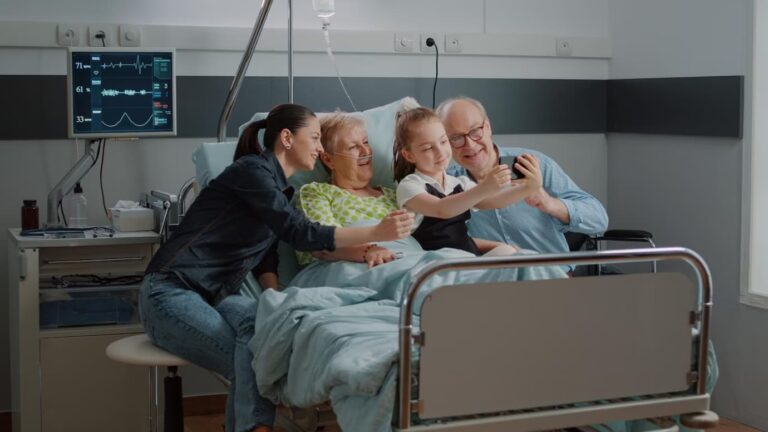 patient avec famille lit hebergement